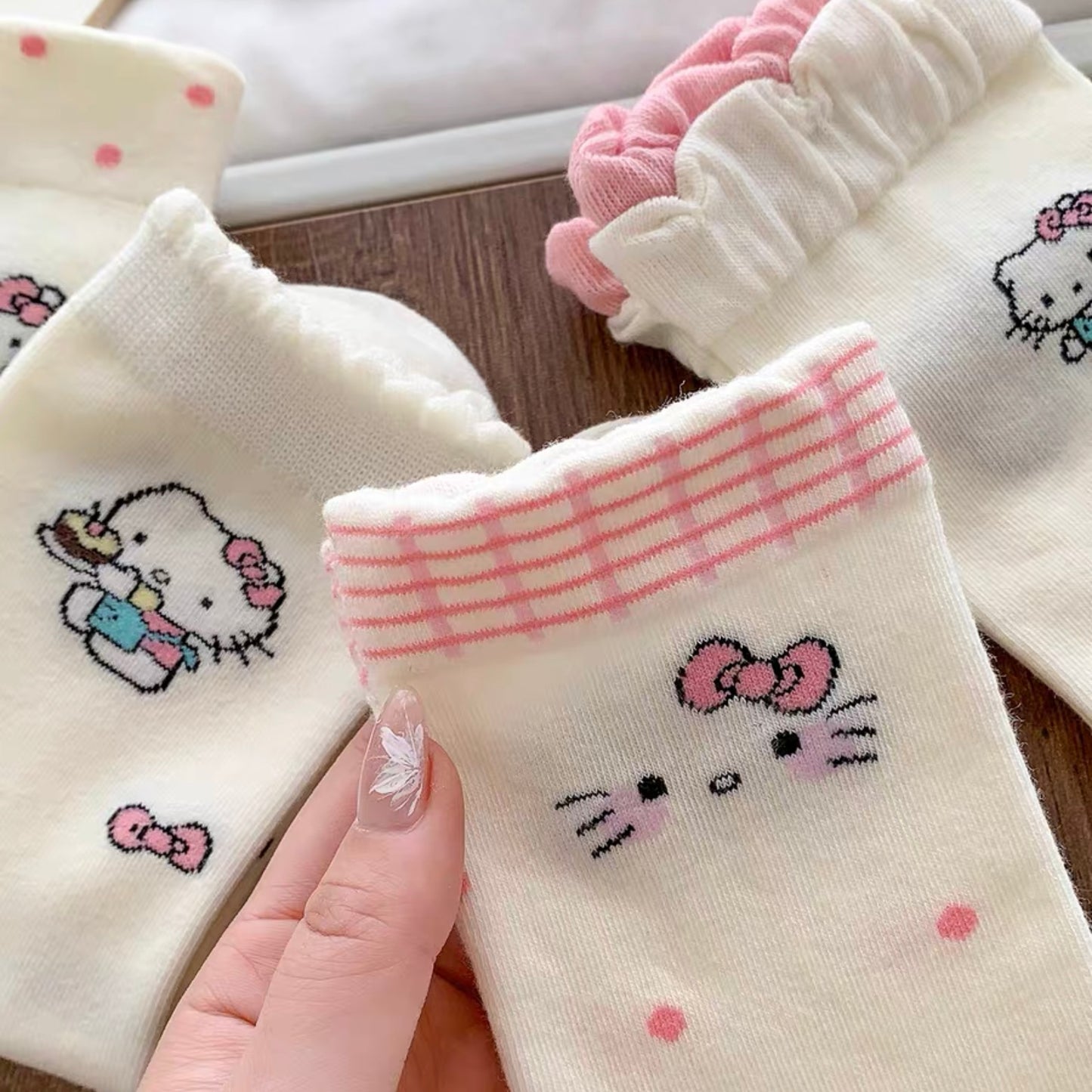 Haku Hello Kitty Socks
